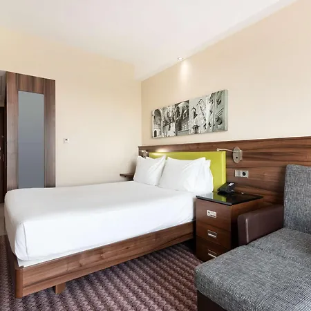 Отель Hampton By Hilton