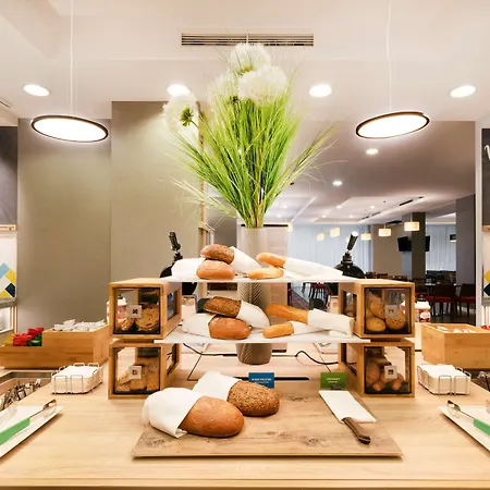 Hampton By Hilton Отель