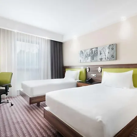 Отель Hampton By Hilton 3*