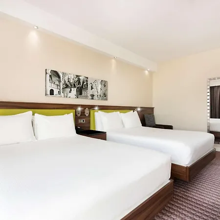 Отель Hampton By Hilton Краков