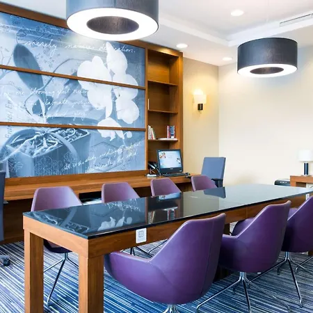 Hampton By Hilton Отель