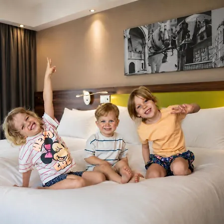Hampton By Hilton 3*
