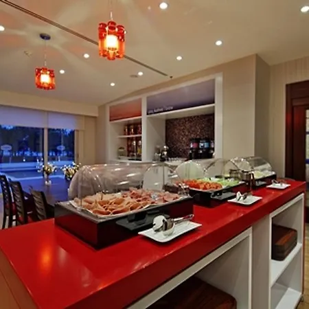 Hampton By Hilton Hotel 3*