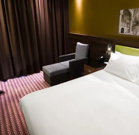 Hampton By Hilton Krasków