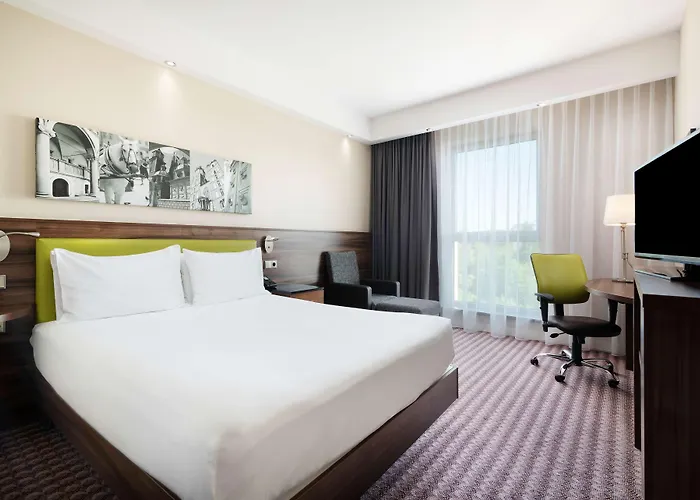 Hotel Hampton By Hilton 3*